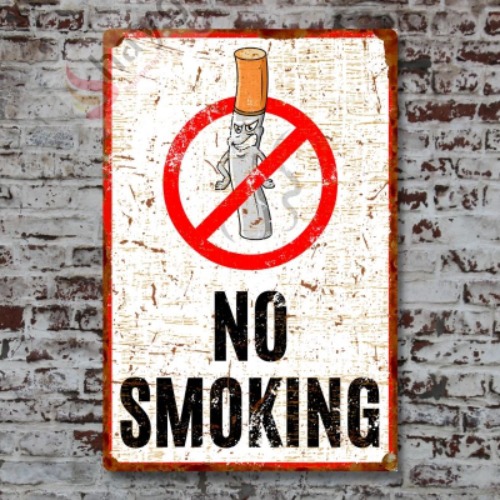 Sinsi Gülüş Karikatürlü No Smoking, Pas Görünümlü Sigara içmek Yasaktır Metal Tabela 15cm x 22,5cm