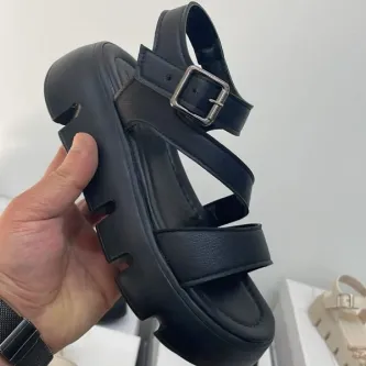 GButik's Bilekten Bağlamalı Tek Bantı Poli Yüksek Taban Sandalet