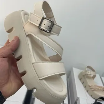 GButik's Bilekten Bağlamalı Tek Bantı Poli Yüksek Taban Sandalet