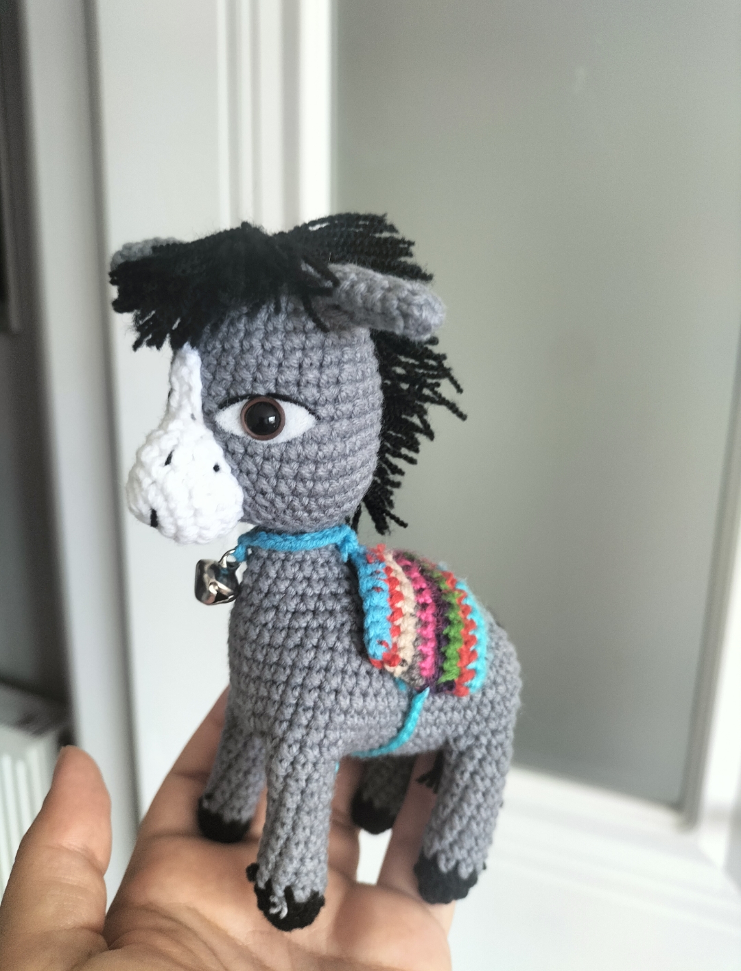 Amigurumi minik eşek oyuncak örme eşek semerli