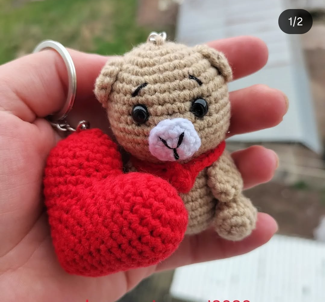 Amigurumi ayıcık ve kalp anahtarlık 2 li hediyelik örme ayı bej