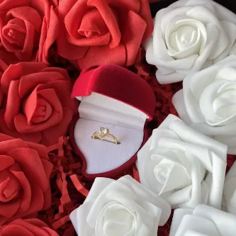 MY-NİL Ciddi İlişkim Var Yüzüklü (Beyaz Kalp Taşlı Baget Yüzük) Sevgiliye Hediye Kutu Seti