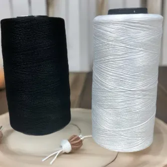SavBrand Siyah ve Beyaz 5000 metre Dikiş İpi 2 Adet