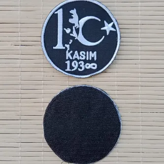 İzmir Askeri Malzeme Siyah Beyaz Renkli 10 Kasım 1938 Atatürk Silüetli Nakış işlemeli Arma Patch Peç