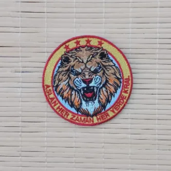 İzmir Askeri Malzeme 2 Adet Aslan Her Zaman Her Yerde Kral Yazılı Dört Yıldız Aslan Logolu Nakış işlemeli Arma Peç Patch