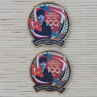 İzmir Askeri Malzeme 2 Adet Türkiye Cumhuriyeti 1923-2023 100. Yıl ilelebet Payidar Kalacaktır Yazılı işlemeli Arma