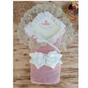 Exporanto Yenidoğan Wool Yün Kumaş Taç Nakışlı Güpür Duvaklı Fiyonk Prizma Taş Unisex Kundak Bebek Battaniyesi