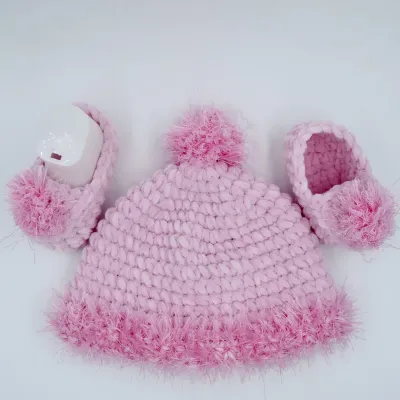 Pembe Ponponlu Tığ İşi Bebek Bere-Patik Takım