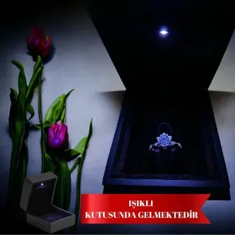 ZEY GÜMÜŞ Işikli Kutuda Pirlanta Işiltili Tektaş Gümüş Yüzük